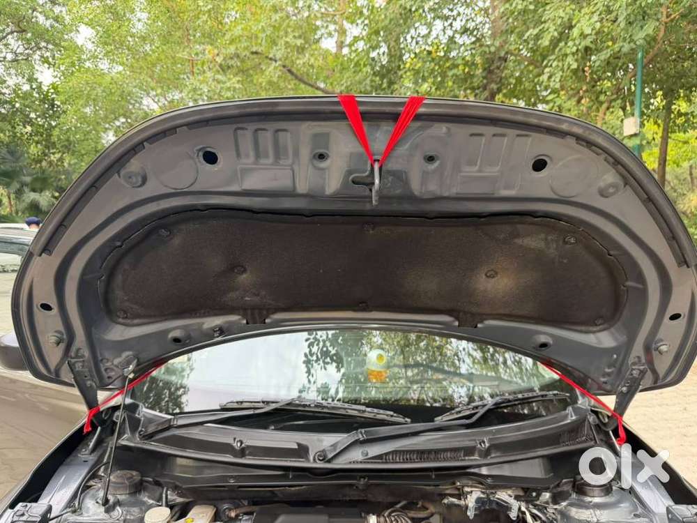 Maruti Suzuki Swift 1.2 Lxi (o), 2024, Petrol