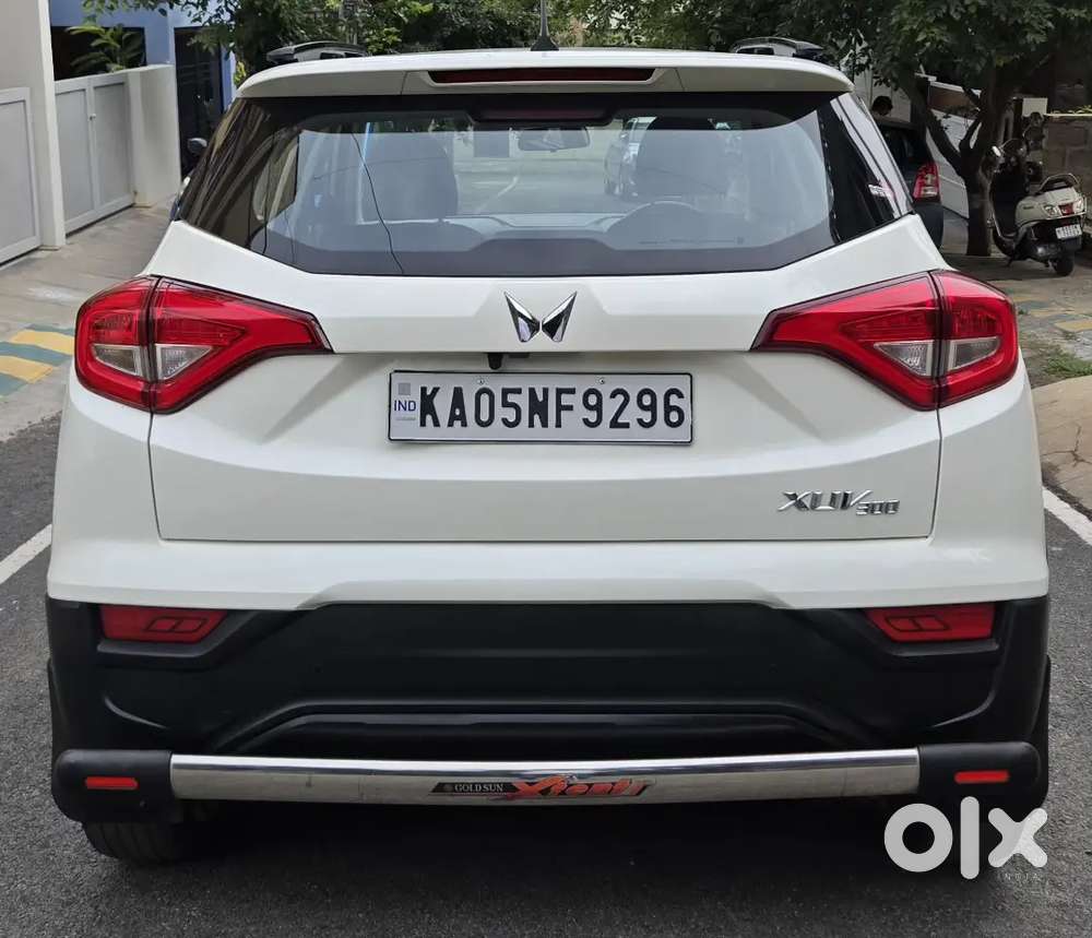 Mahindra Xuv300 W6 Optional With Sunroof Diesel