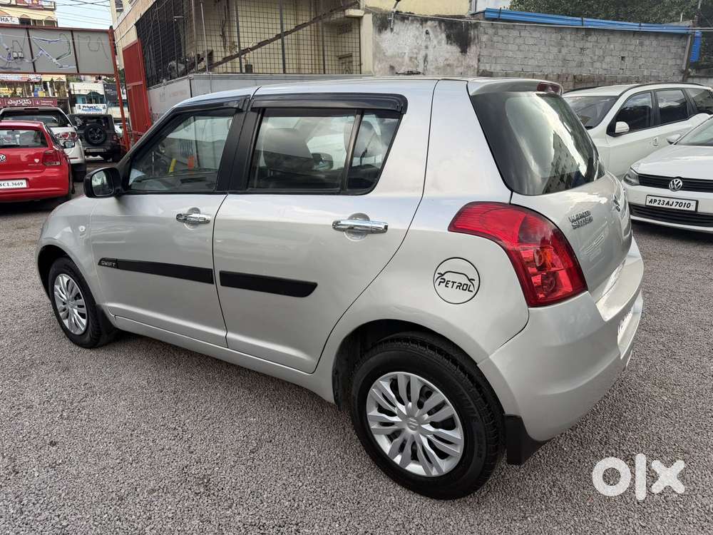 Maruti Suzuki Swift Lxi Bsiii, 2006, Petrol