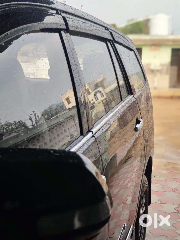 Toyota Innova 2012 Diesel 300000 Km Driven