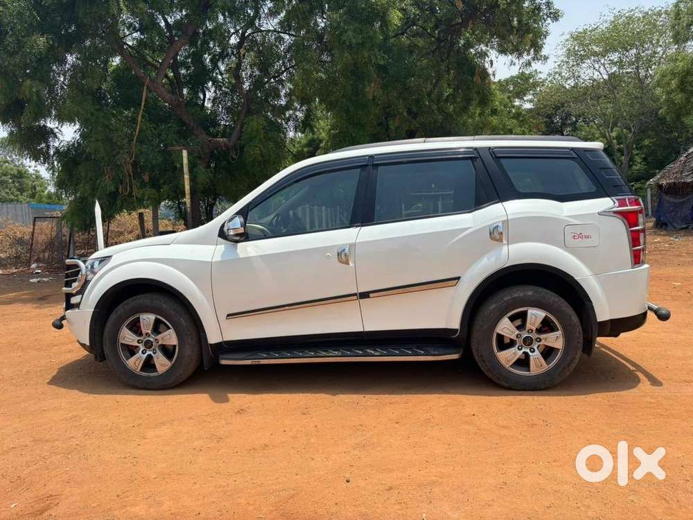 Only Company Service Recently Full Body Repainted On Mahindra Showroom