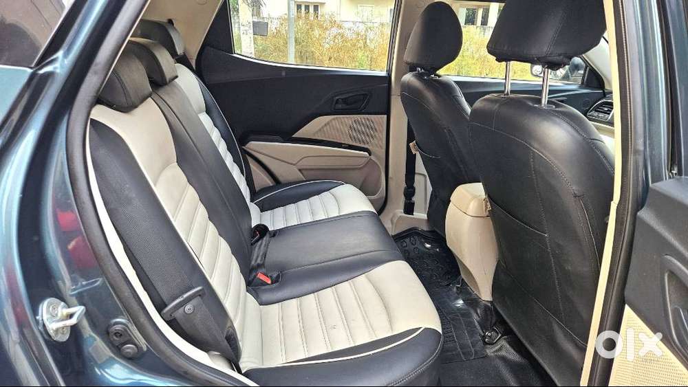 Xuv 300 W6 Diesel Manual Gear Deiven 77500kms Excellent Condition