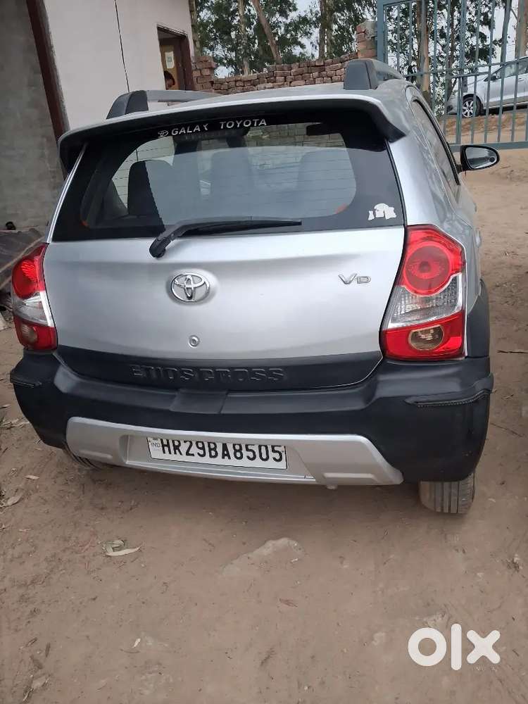 Urgent Sale Toyota Etios Cross 2015 Diesel 97000 Km Driven