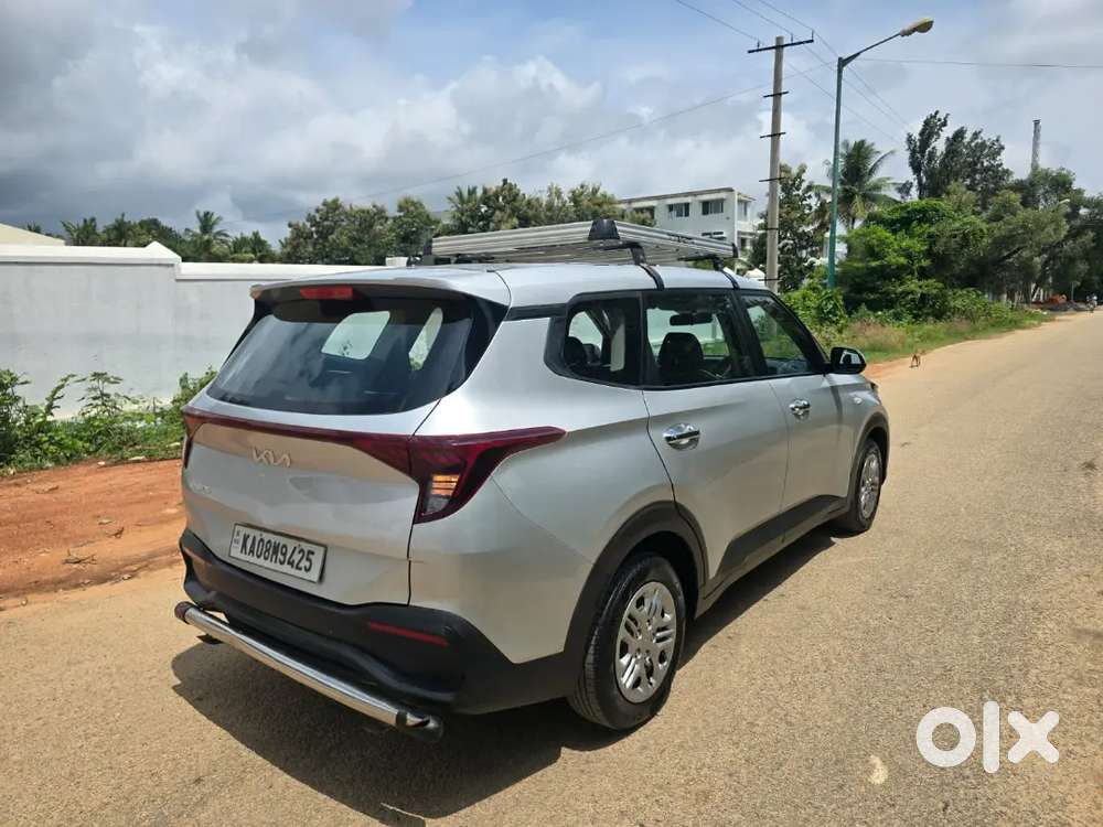 Kia Carens 2023 Petrol Manual 90000 Km First Owner