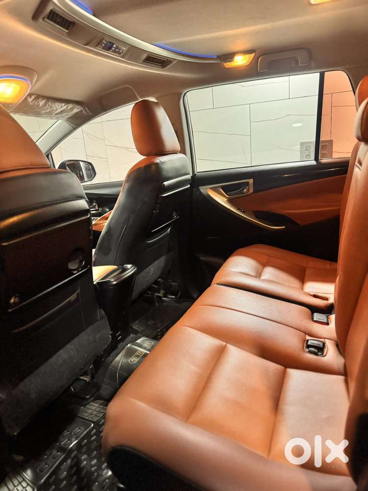 Toyota Innova Crysta 2.4 V 8 Str, 2017, Diesel