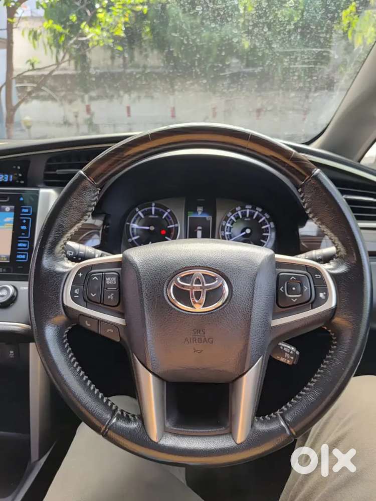 Innova Crysta.2.8.z.automatic