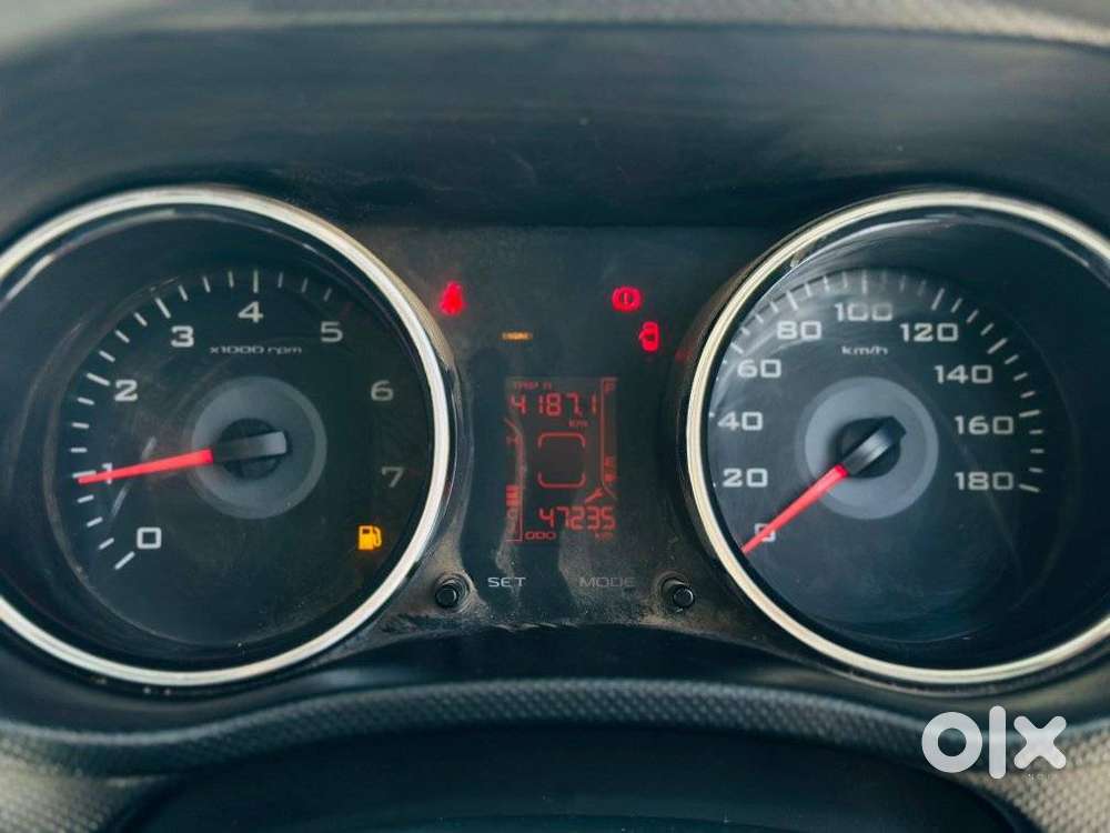 Mahindra Tuv 300 T10, 2018, Diesel