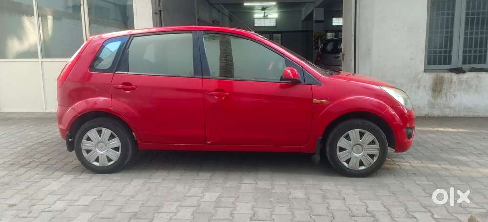 Ford Figo Petrol Zxi, 2011, Petrol