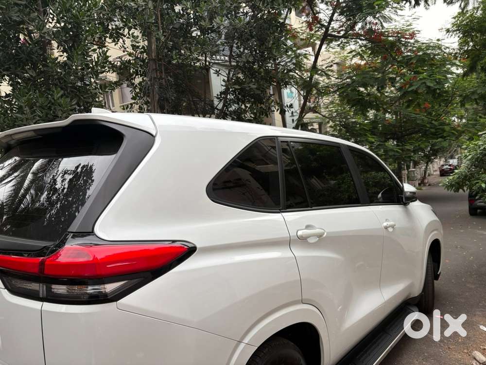 Toyota Innova Hycross 2026