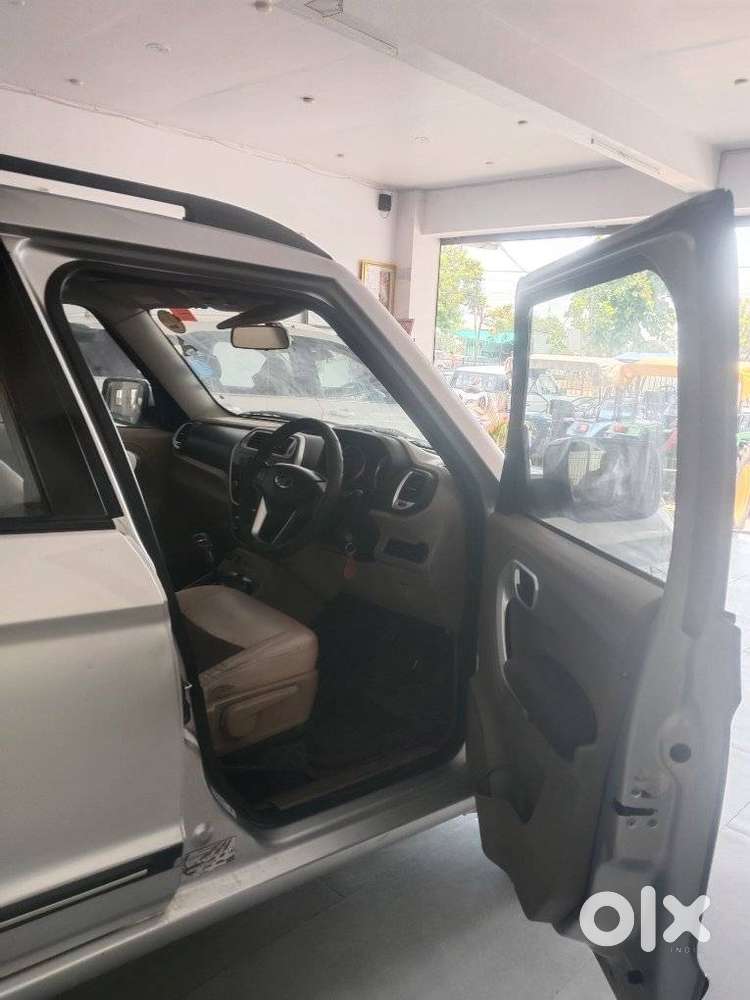 Mahindra Tuv 300 Mhawk100 T8, 2016, Diesel