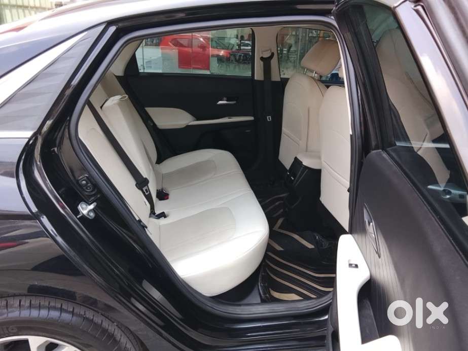 Hyundai Verna 1.5 Sx (o) Ivt, 2025, Petrol