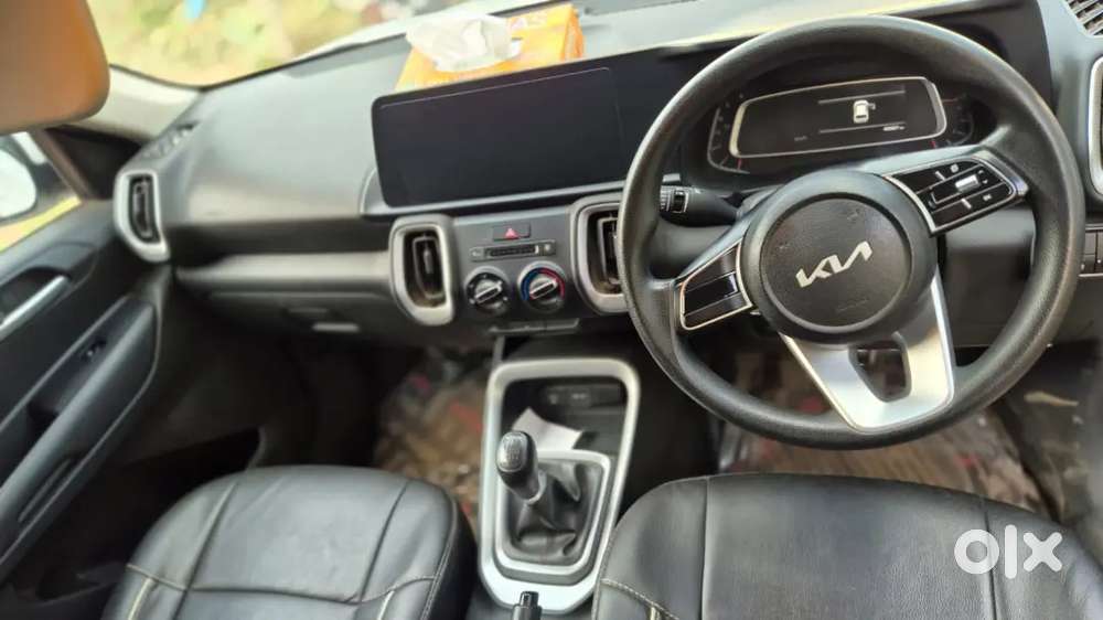 Kia Sonet 2024 Petrol Well Maintained
Showroom Condition
