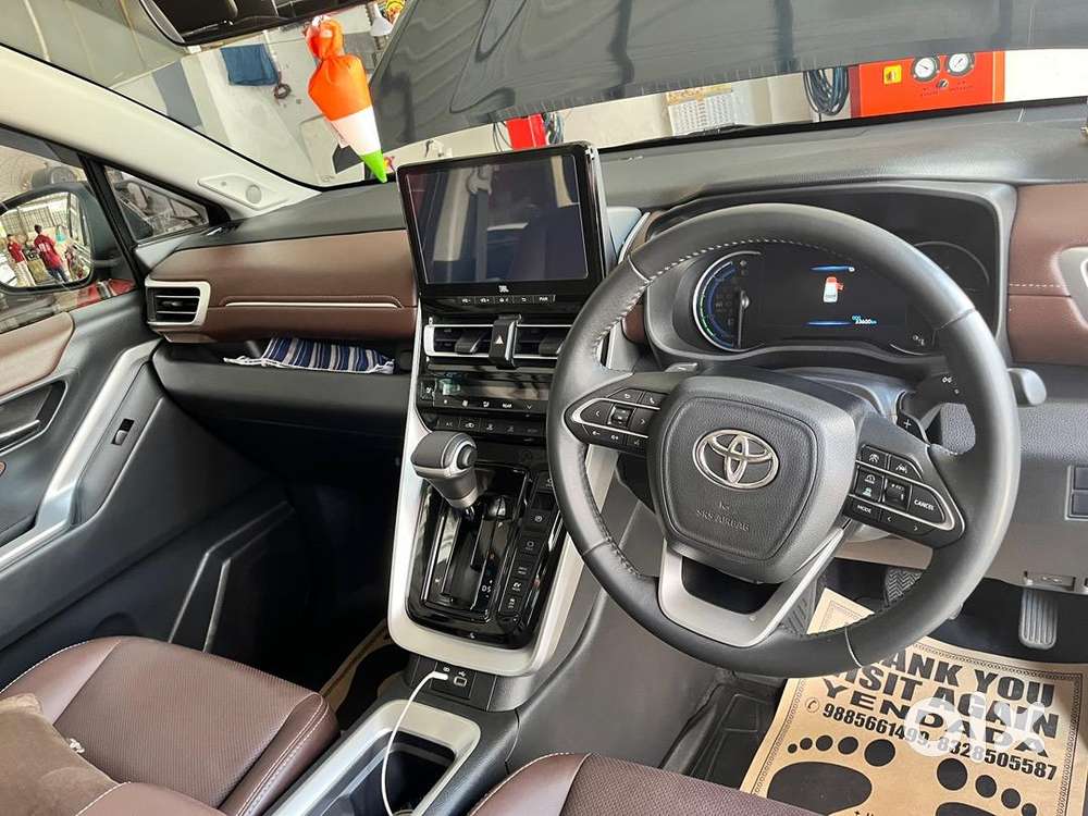 Toyota Innovahycross Zx02023 Hybridexcellent Condition Genuine Buyers