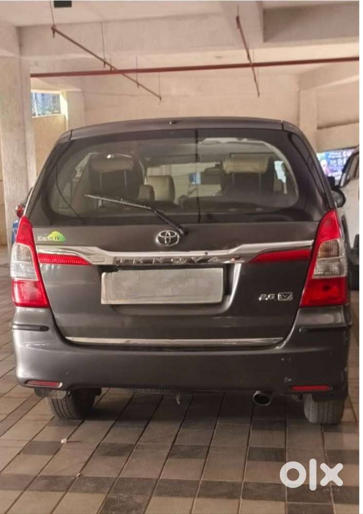 Innova 2014 2.5 V 8 Seater For Sale
