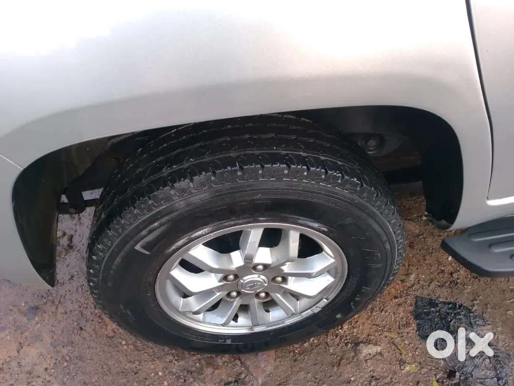 Mahindra Tuv 300 2017