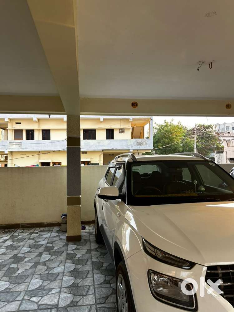 Hyundai Venue 2022 Petrol Well Maintained