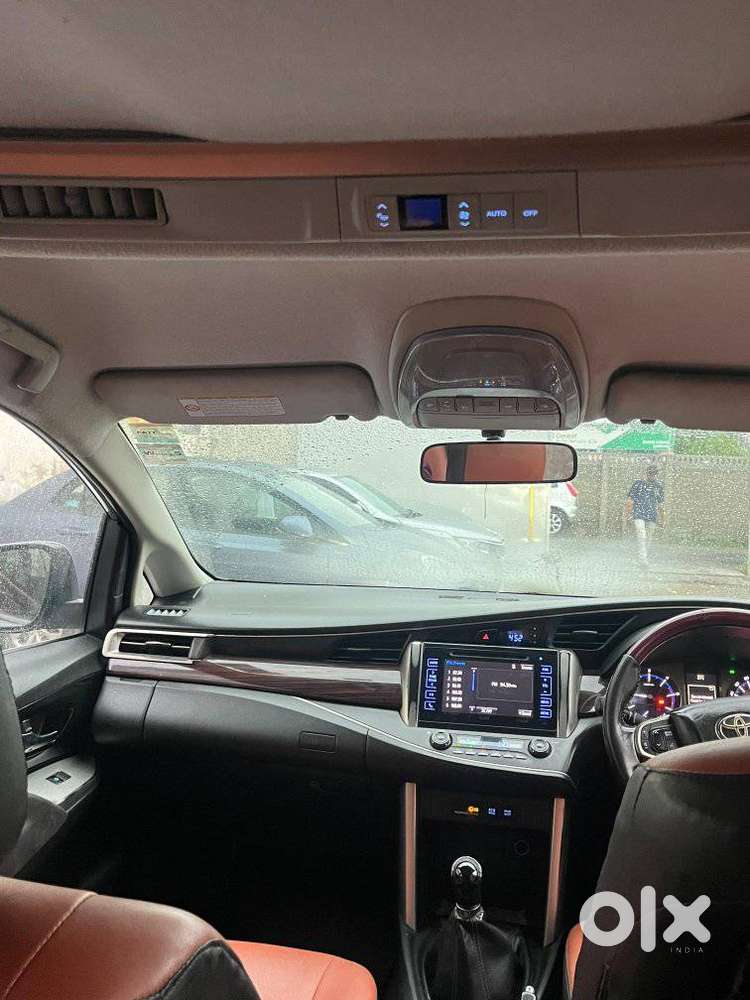 Toyota Innova Crysta 2.4 V 7 Str, 2016, Diesel