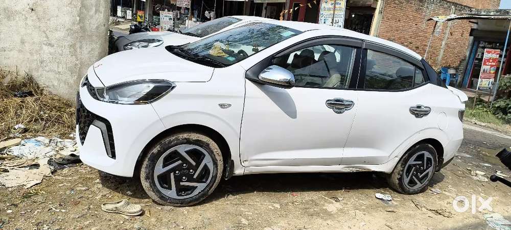 Hyundai Aura 1.2 Petrol 2023 Zero Dept Insurance Gadi Showroom Service