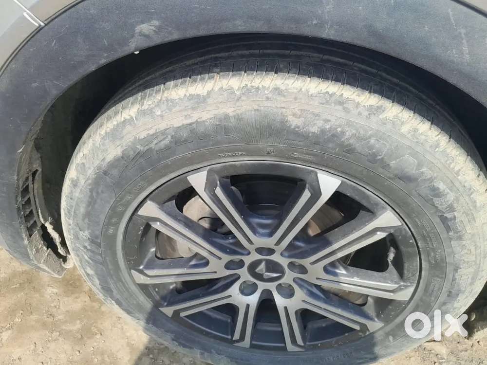 Mahindra Xuv700 2.0 Petrol 2022