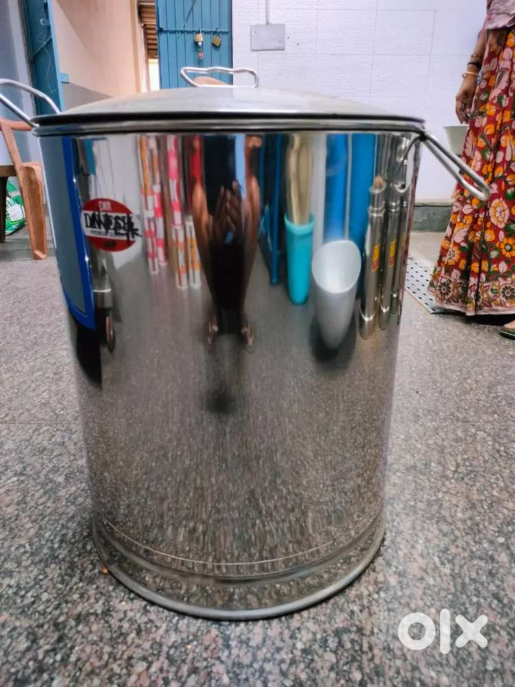 Stainless 2 pcs 30 lit drums for sale