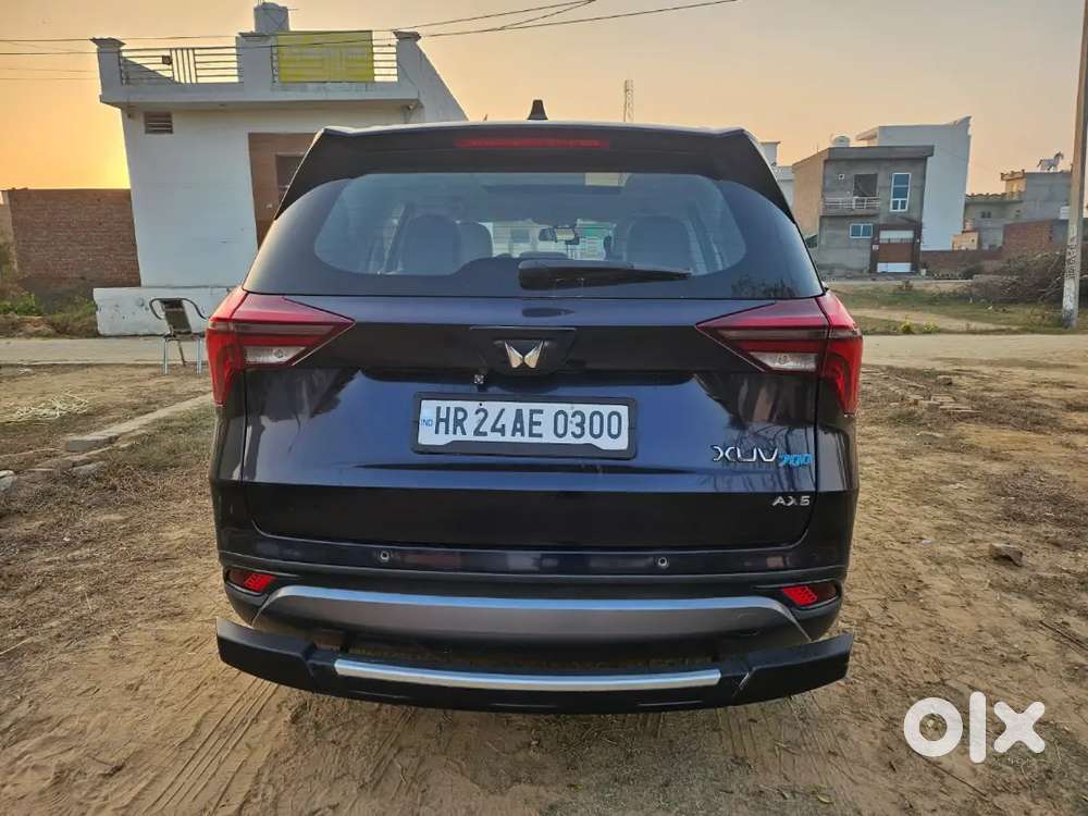 Mahindra Xuv700 2022 Petrol 100000 Km Driven