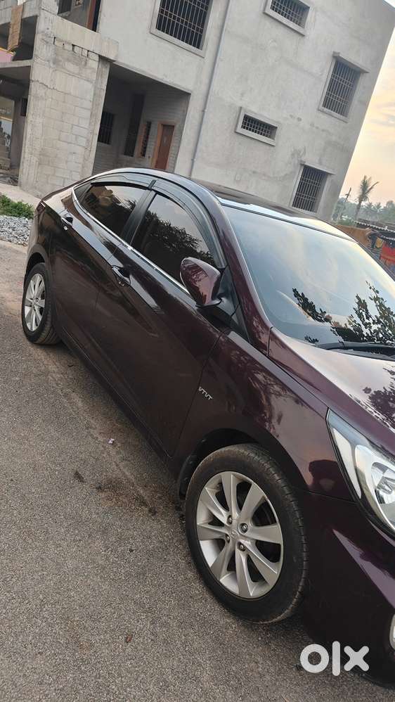 Hyundai Fluidic Verna 2011