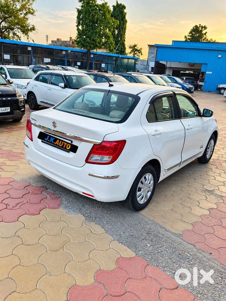 Maruti Suzuki Dzire 1.2 Vxi, 2022, Petrol