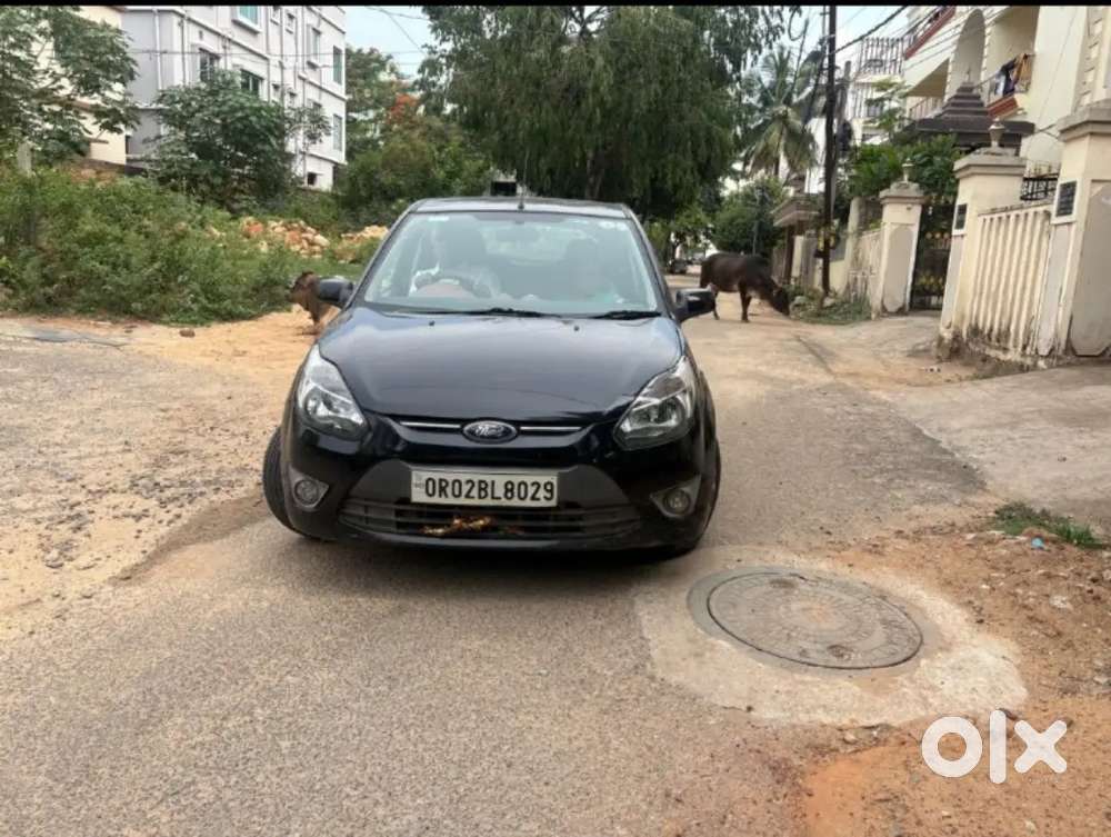 Ford Figo 2011 Petrol 90000 Km Driven