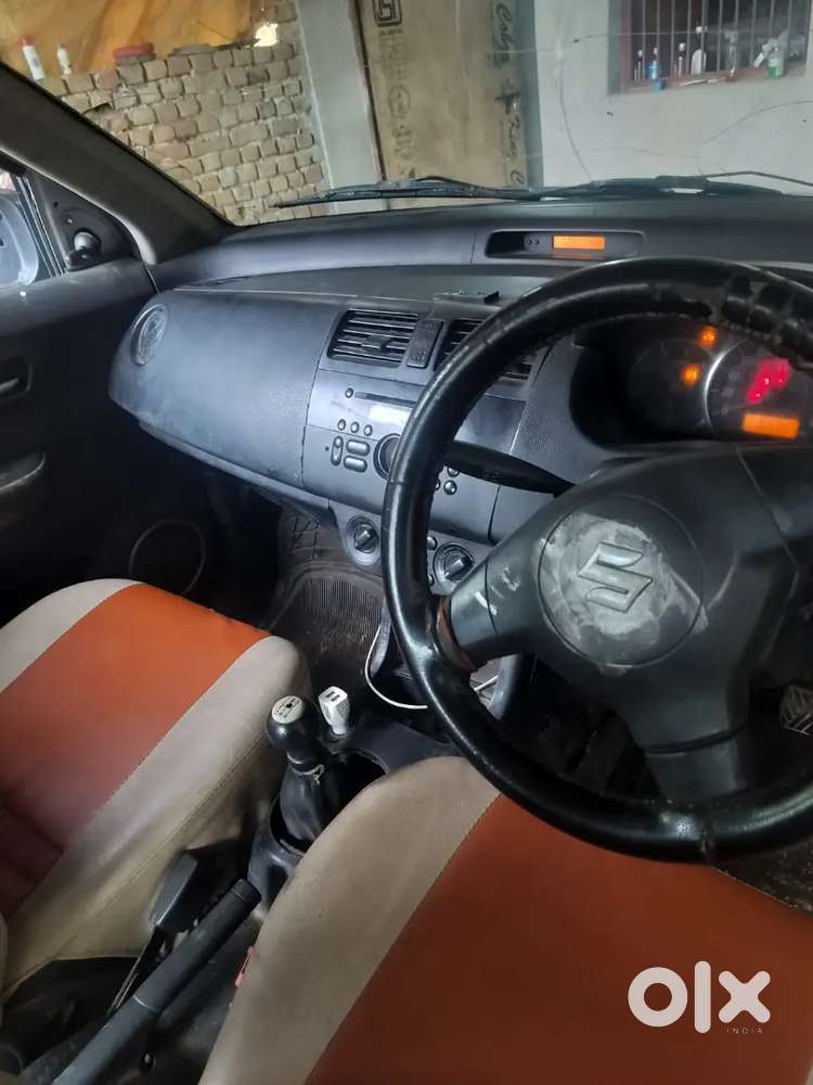 Maruti Suzuki Dzire 1.2 Vxi 2011