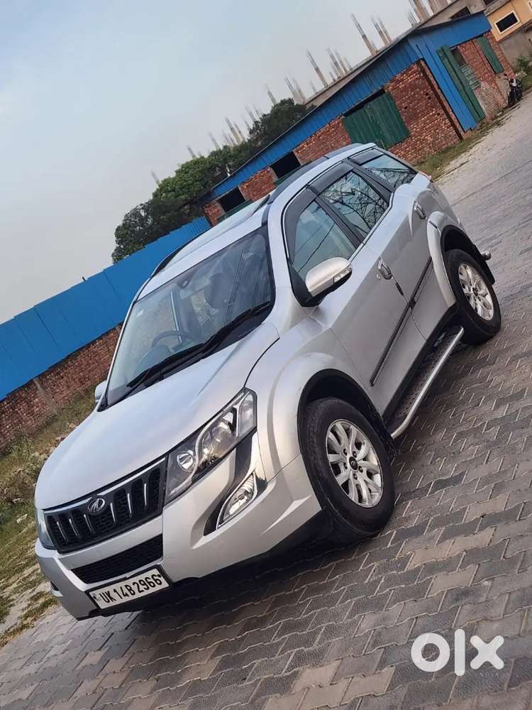 Mahindra Xuv W10 Automatic 
Sunroof 
Electronic Seats 
Ac