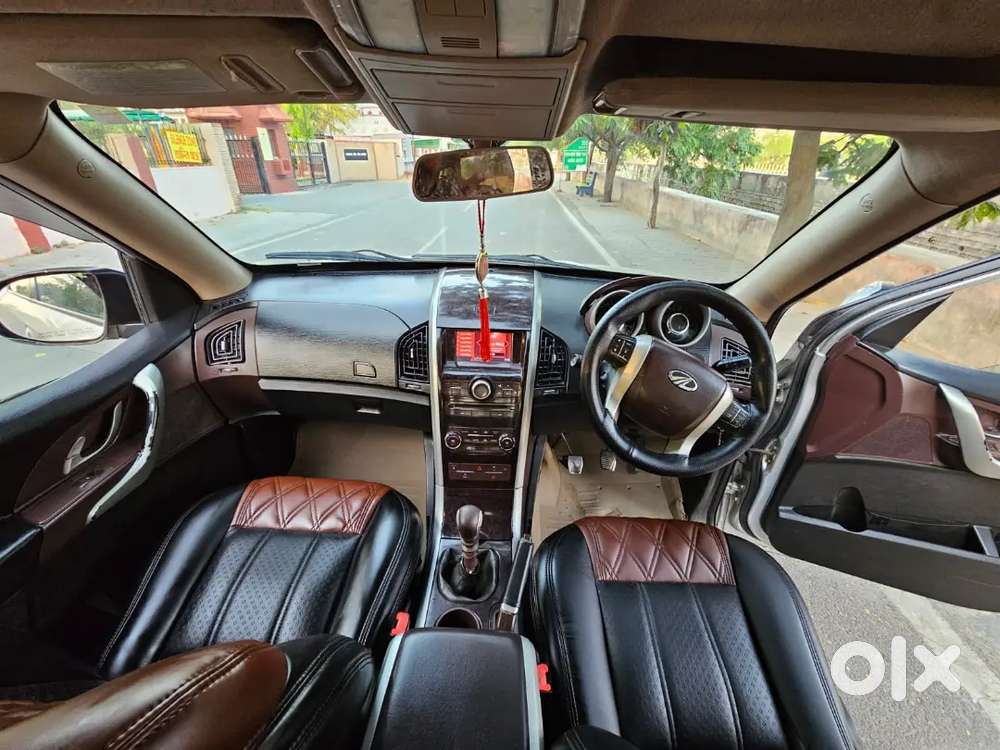 Xuv 500 W8 Top Model