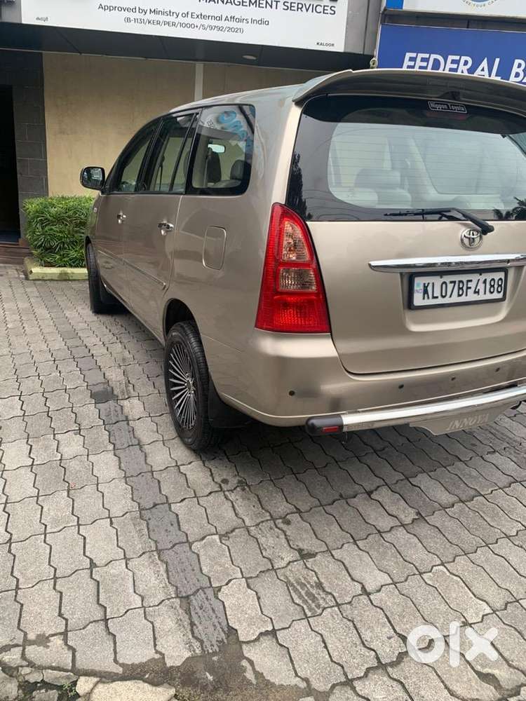 Toyota Innova 2007 Diesel 180000 Km Driven