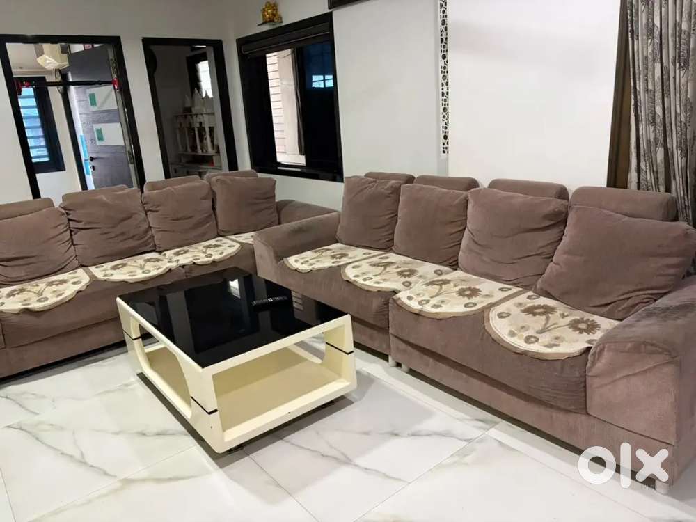8 seater sofa in good condition