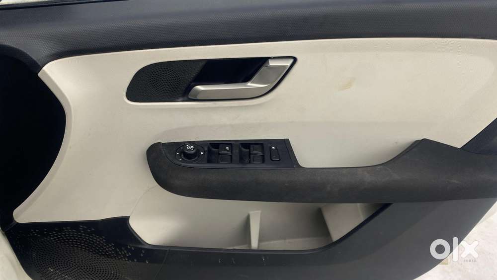 Tata Altroz Xz Plus (s), 2023, Petrol