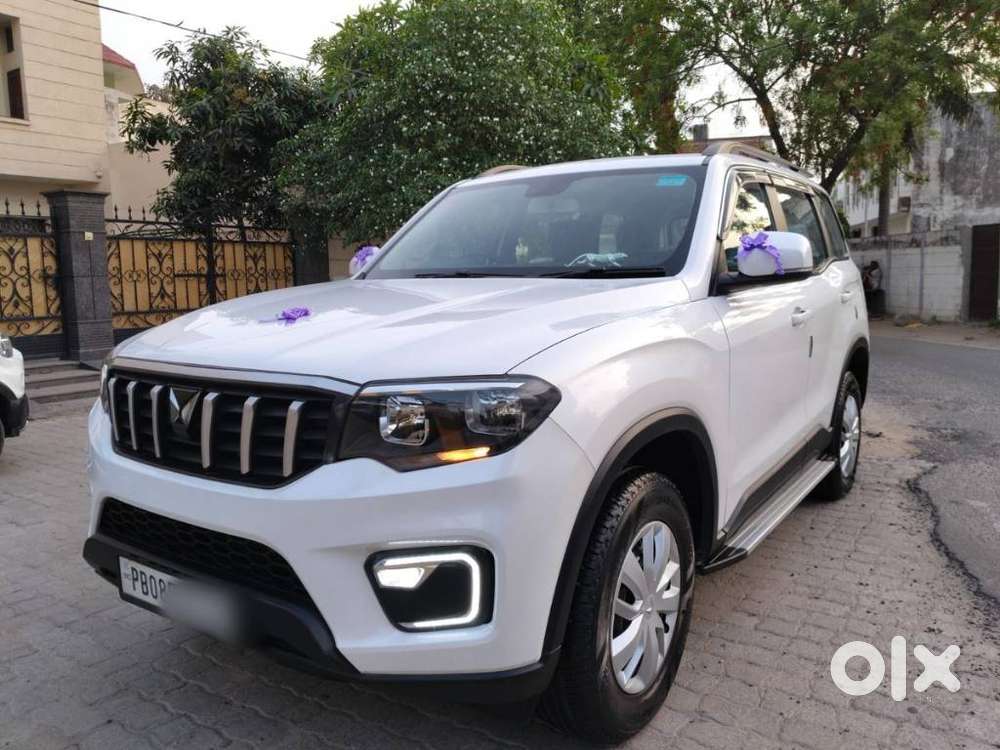 Mahindra Scorpio N Z4 Petrol Mt 7 Str, 2024, Petrol
