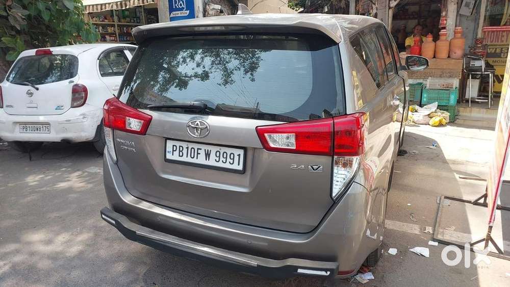 Toyota Innova Crysta 2016 Diesel Well Maintained