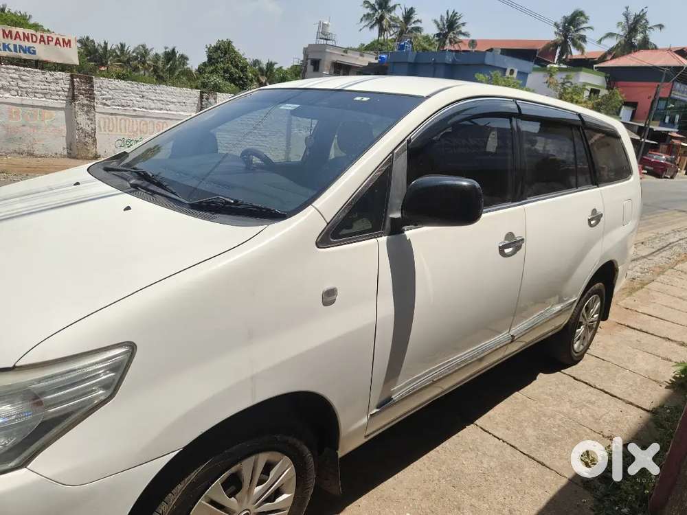 Toyota Innova 2015 Diesel 123000 Km Driven