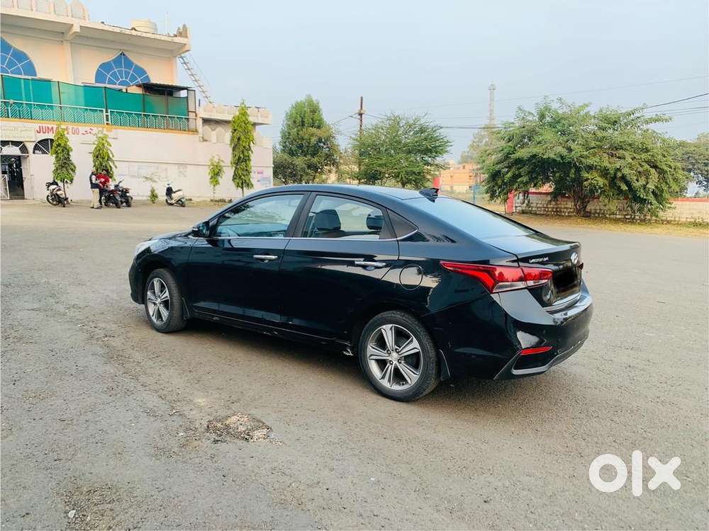 Hyundai Verna Top Model Push Button Sunroof