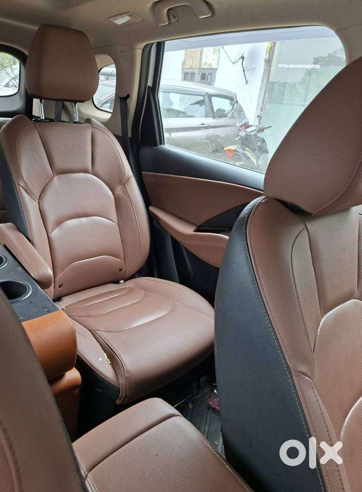 Mg Hector Plus Sharp Pro 1.5 Turbo Petrol Cvt 6 Str Dual Tone, 2023,..