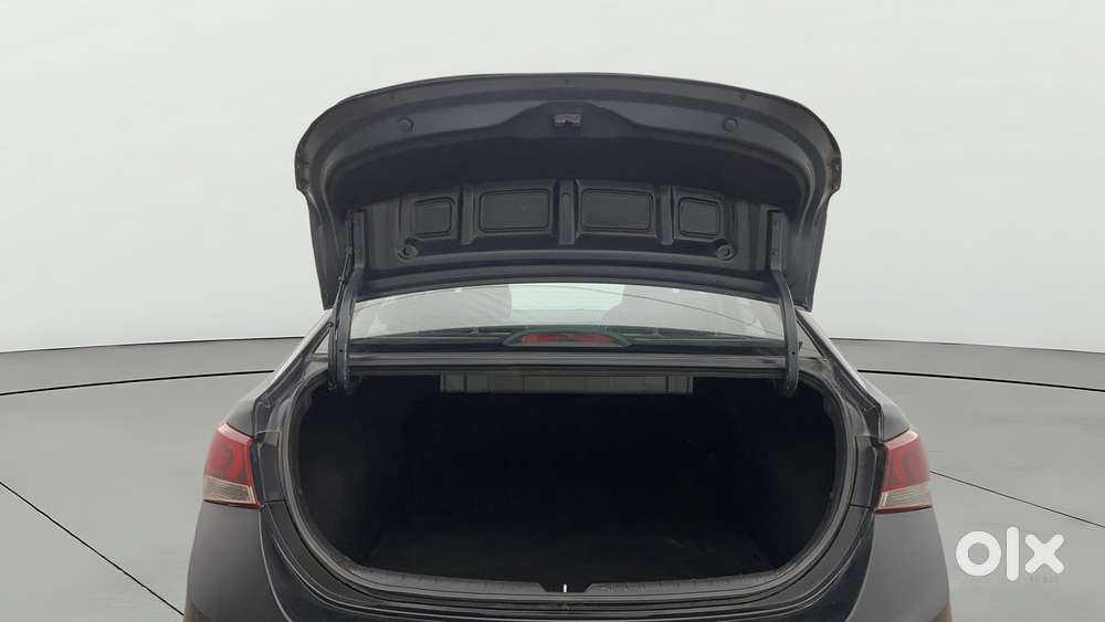 Hyundai Verna 1.6 Sx (o) Vtvt, 2018, Petrol