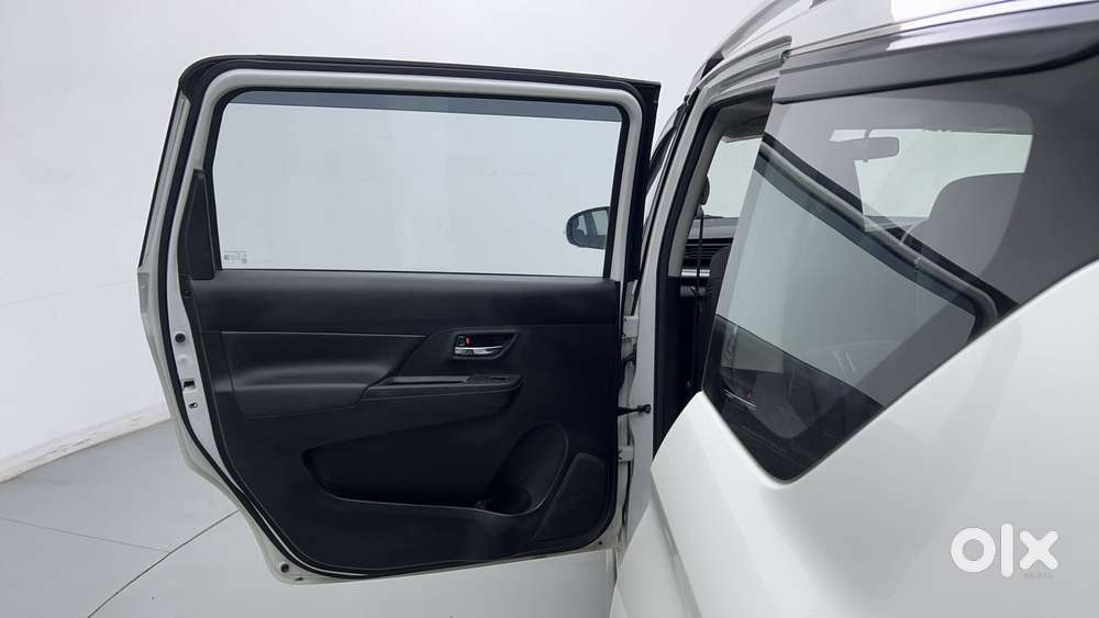 Maruti Suzuki Xl6 1.5 Zeta Mt, 2022, Petrol