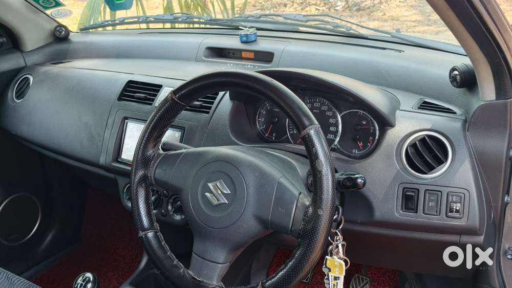 Maruti Suzuki Swift Vxi + Manual, 2010, Petrol