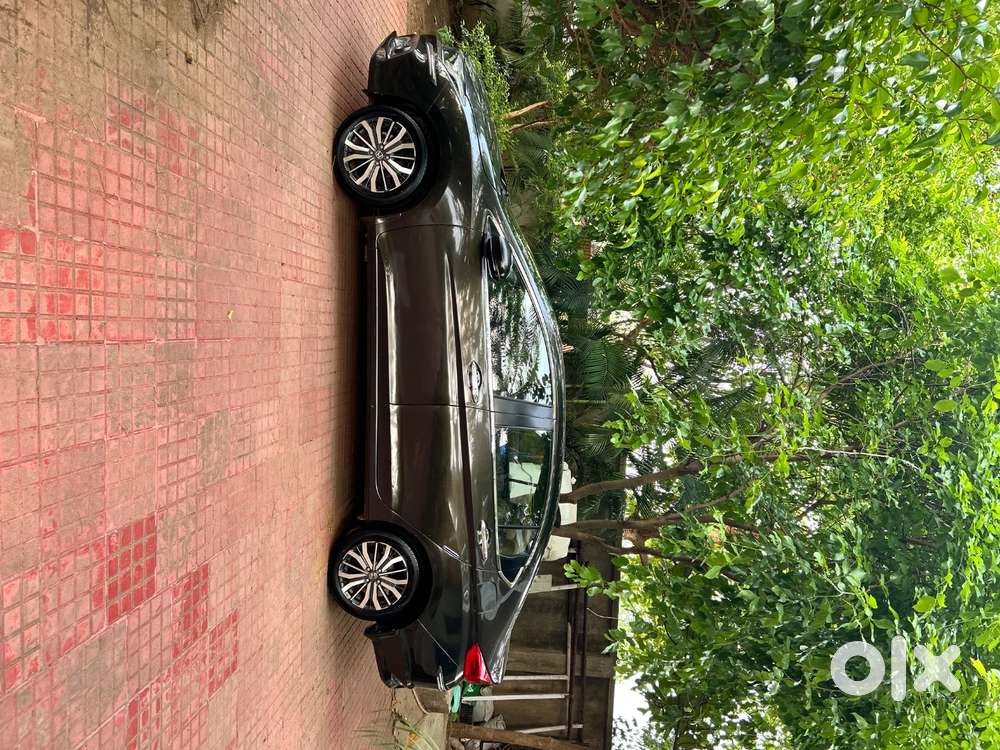 Well Maintained  With Service Records  With Sunroof New Tyre + New Spa