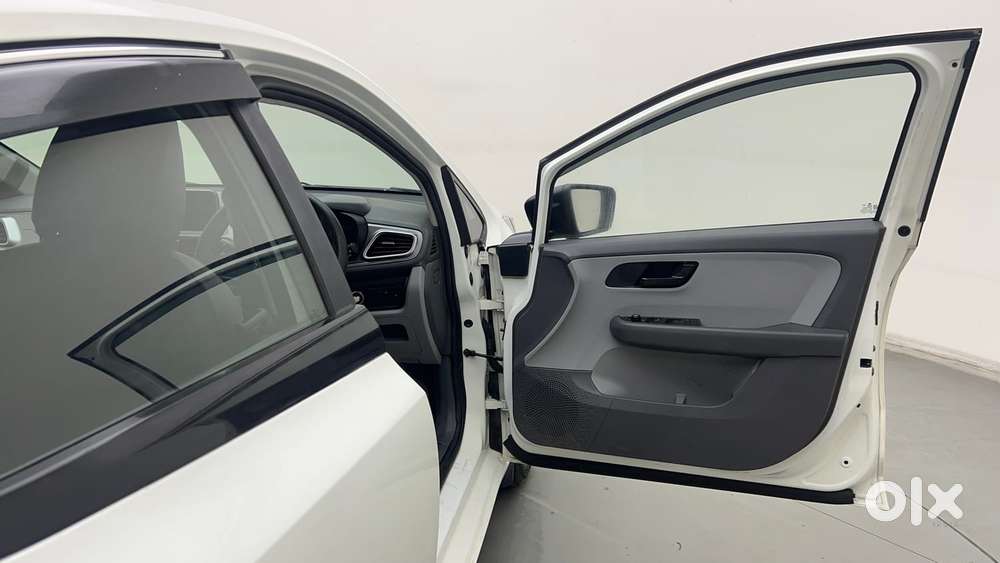 Tata Altroz 1.2 Xt, 2020, Petrol