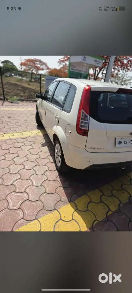 Ford Figo Titanium Blu 2013