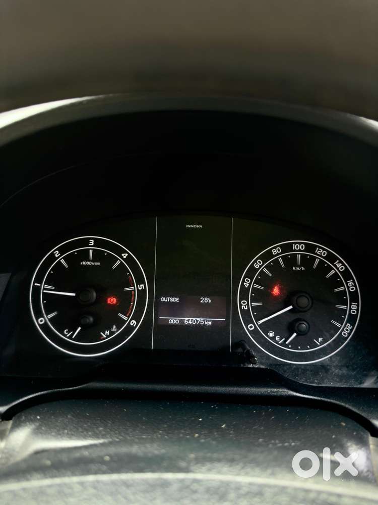 Toyota Innova Crysta [2020-ongoing] 2.7 Gx Mt 7 Str, 2023, Diesel