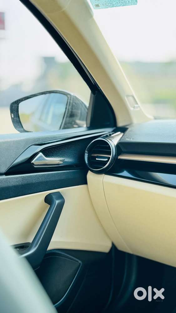 Skoda Slavia 1.0 Tsi Style At, 2024, Petrol