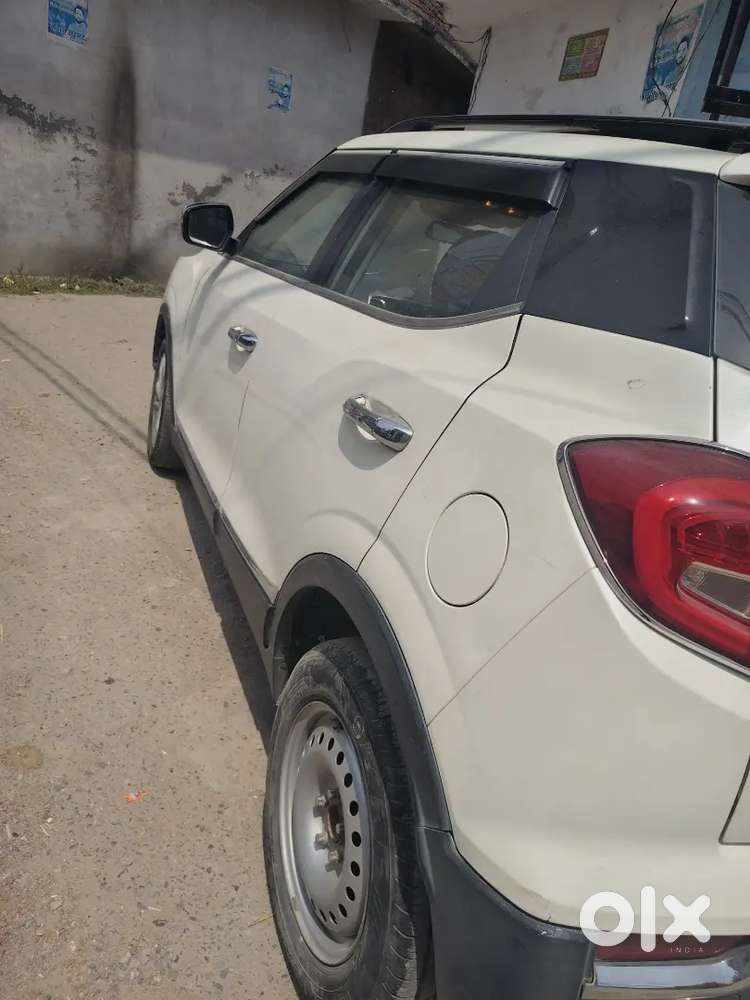 Xuv 300 W8 Diesel Car