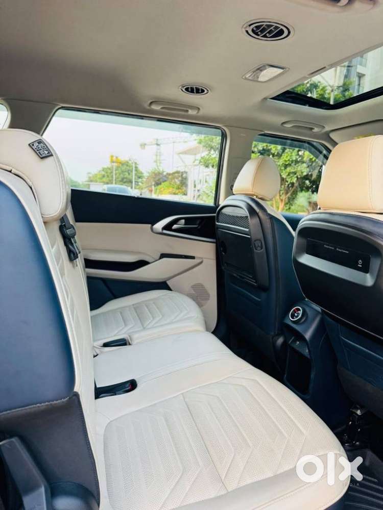 Kia Carens Luxury (o)1.5 Diesel At 7 Str, 2024, Diesel