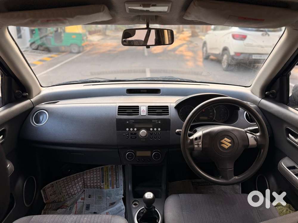 Maruti Suzuki Swift Vvt Zxi, 2011, Petrol